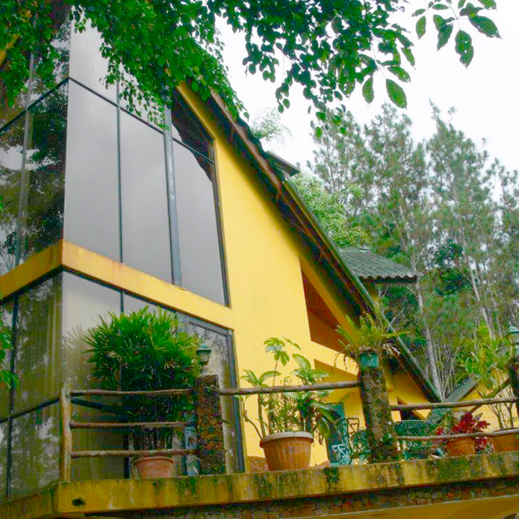 Casa de tres niveles en venta, Altos de Cerro Azul - Vistamares Realty