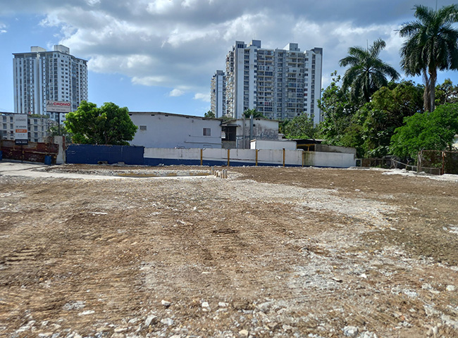 Propiedad comercial en Pueblo Nuevo Panamá con terreno de 2,097 metros cuadrados.