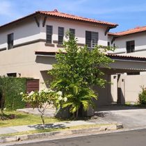 Hermosa residencia en Woodland Panamá Pacífico