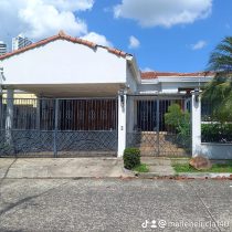 Amplia Residencia Familiar en Urbanización Los Angeles