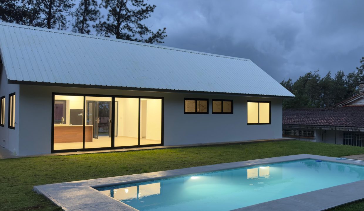 Vendo casa en Altos de Cerro Azul Panamá