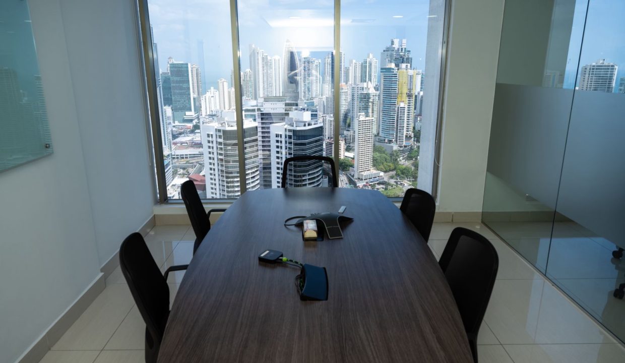 Alquilo oficina Torre Bicsa, Av. Balboa, Panamá