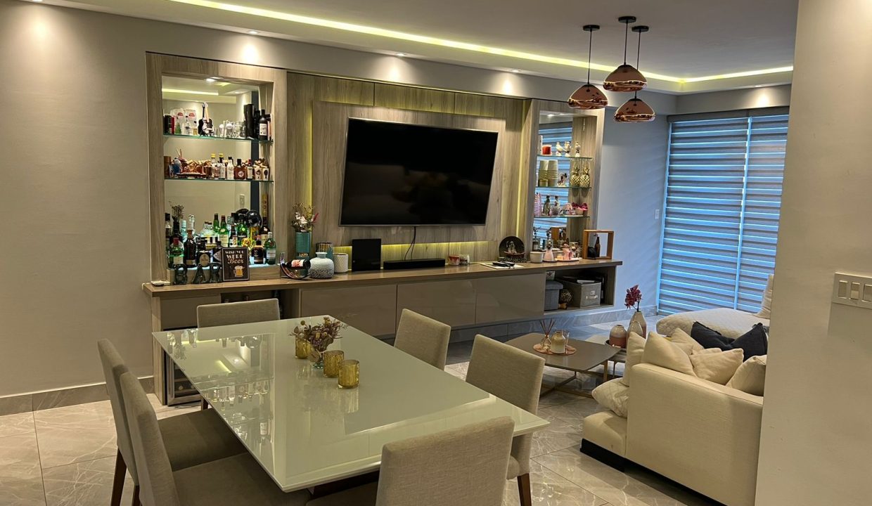 8e3f0731-e3b0-4d71-9063-fd0284c15a76