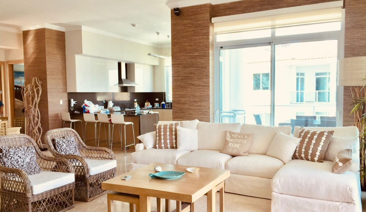 2b0805f7-2fdb-41e3-8027-43ff796424e7