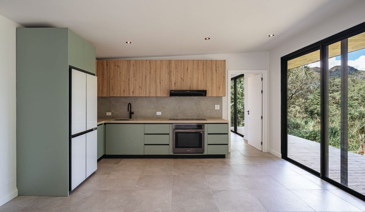 3f784ab9-7fb4-4ba5-b2e4-8235d593c861