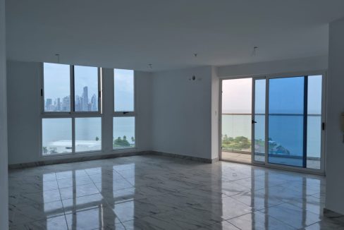 Vendo apto en Av. Balboa