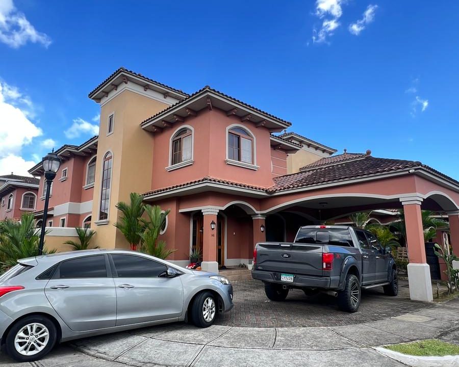 Vendo casa en Costa Sur, El Doral