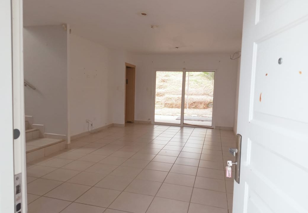 Vendo casas en Brisas del Golf, PH. Victoria