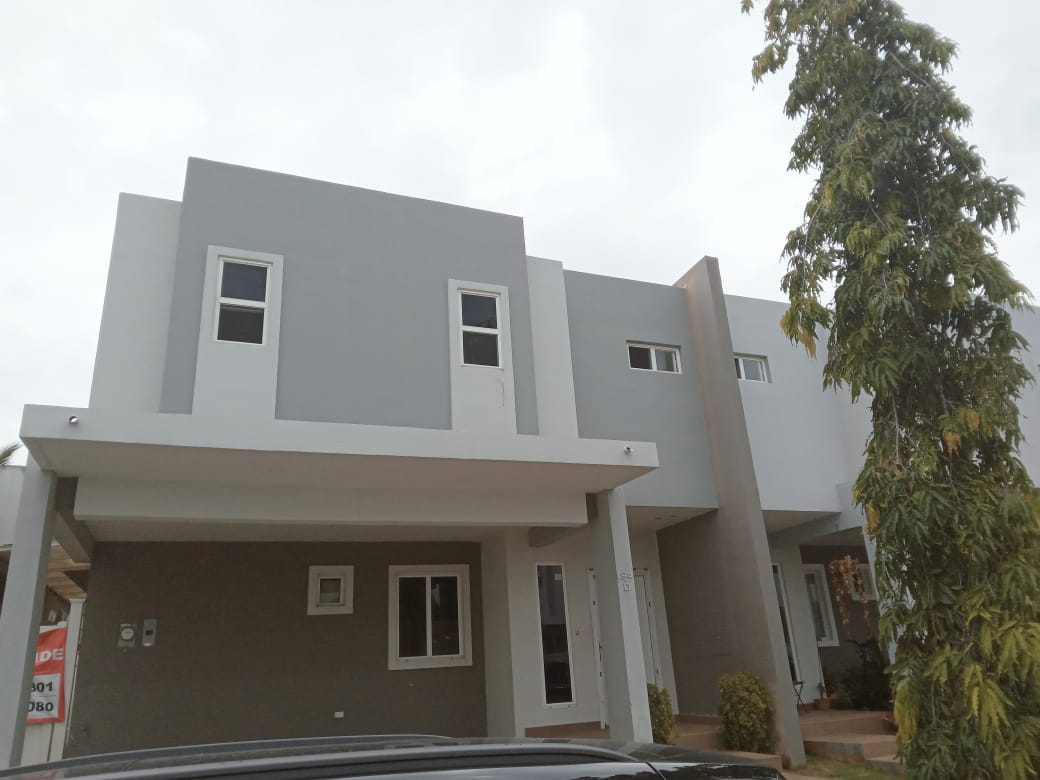 Vendo casas en Brisas del Golf, PH. Victoria
